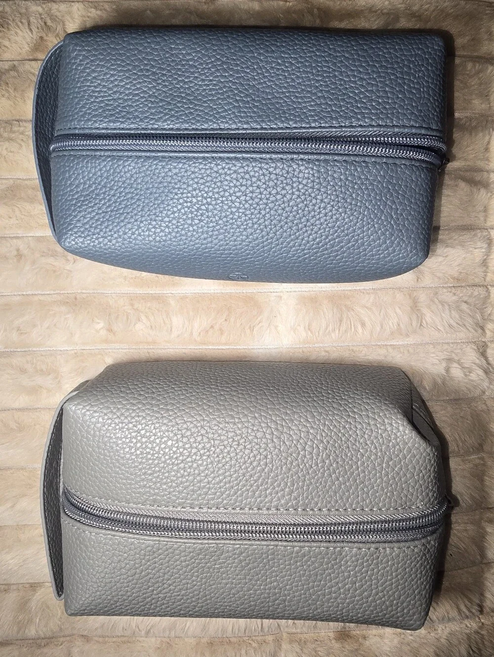 Therabody Leather Toiletry Bag Set — Blue and Gray